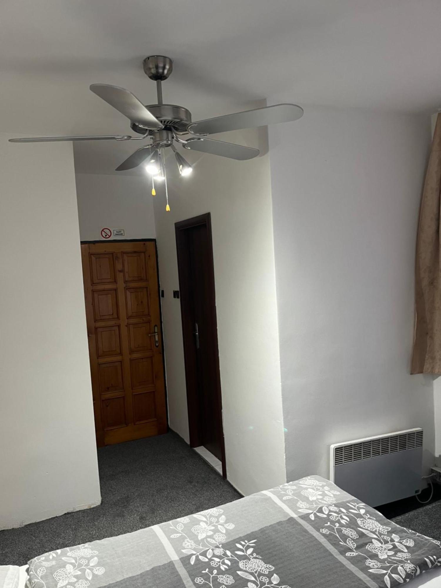 Penzion Vilo Bratislava Exteriör bild