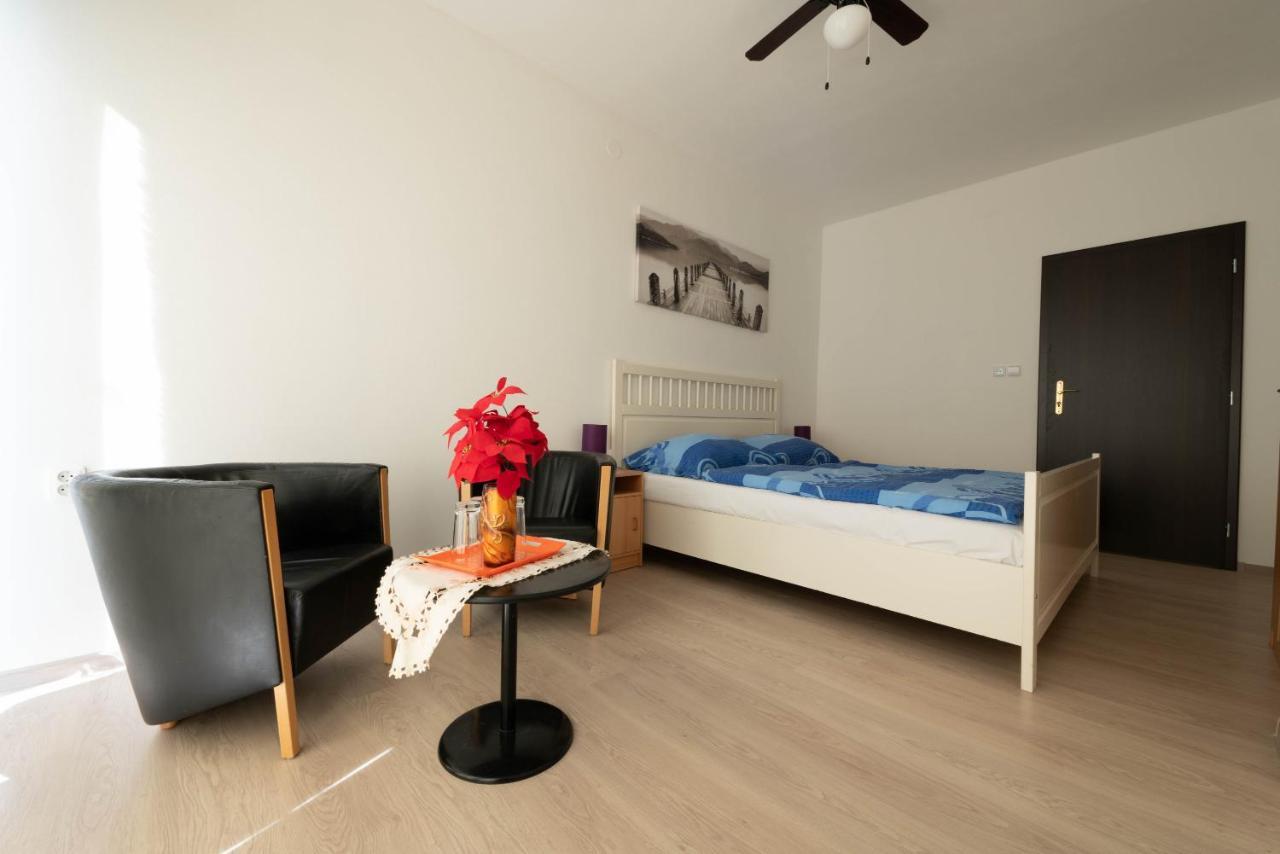 Penzion Vilo Bratislava Exteriör bild