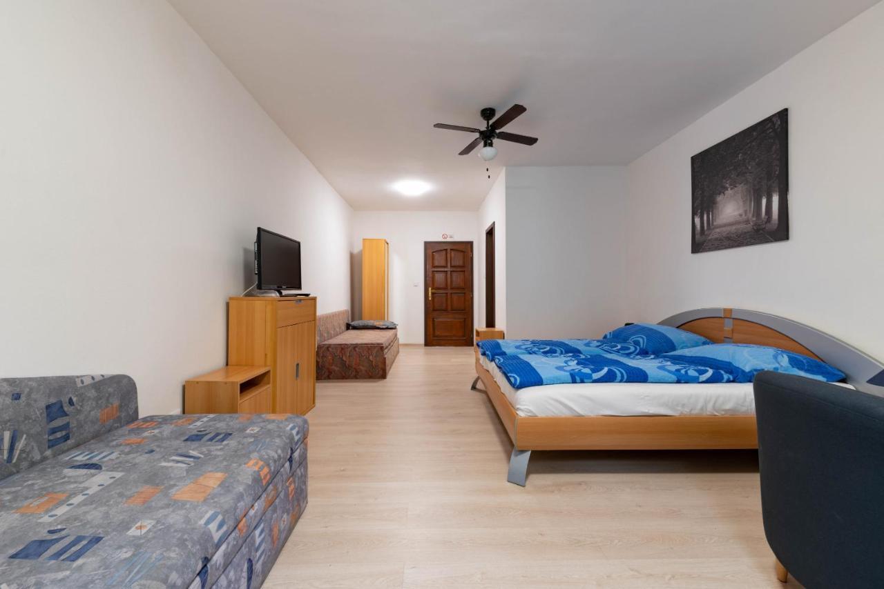 Penzion Vilo Bratislava Exteriör bild